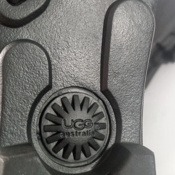 UGG leather waterproof boots - size 7 US - Picture 10 of 12